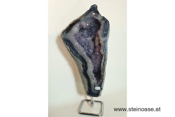 Amethyst Druse mit Calcit auf Ständer